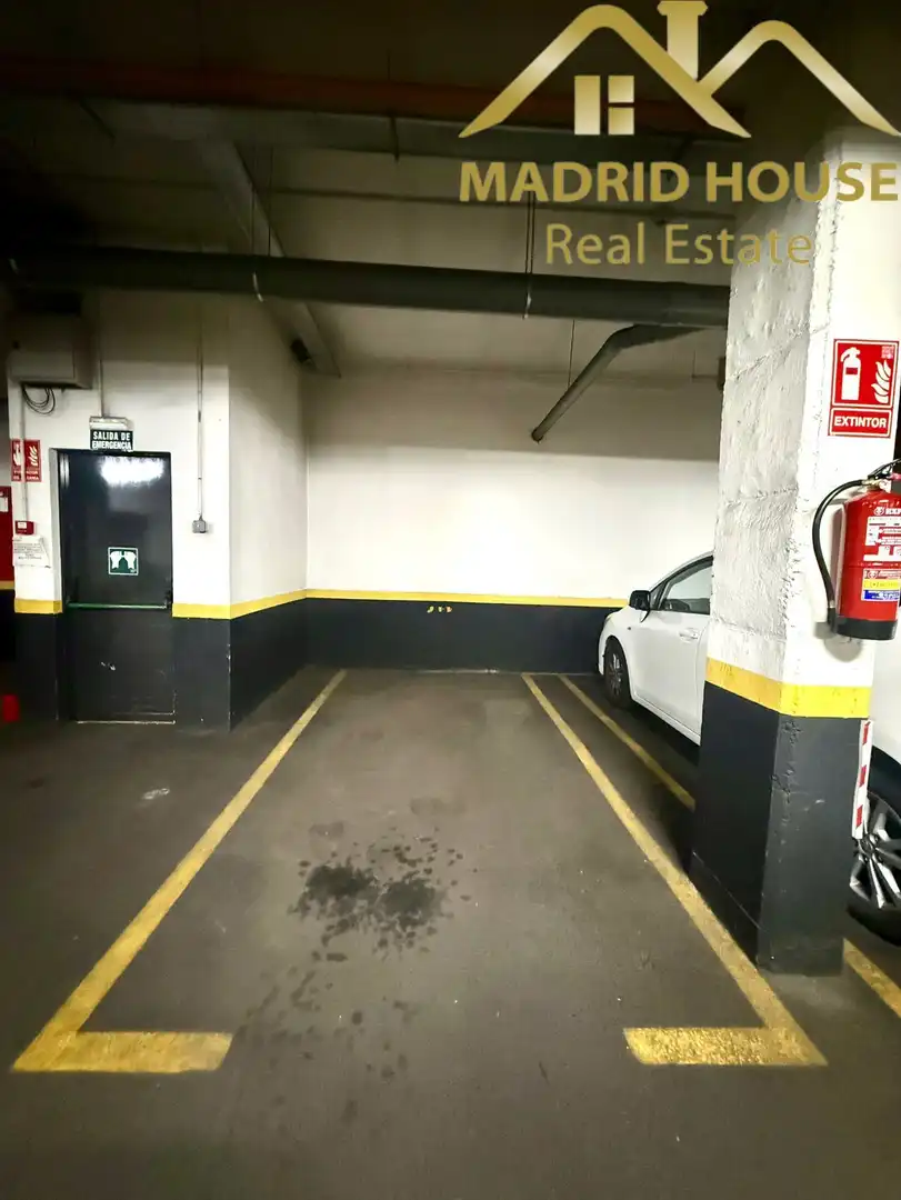 Aparcament de Àtic en venda en Madrid amb Aire condicionat, Calefacció i Terrassa