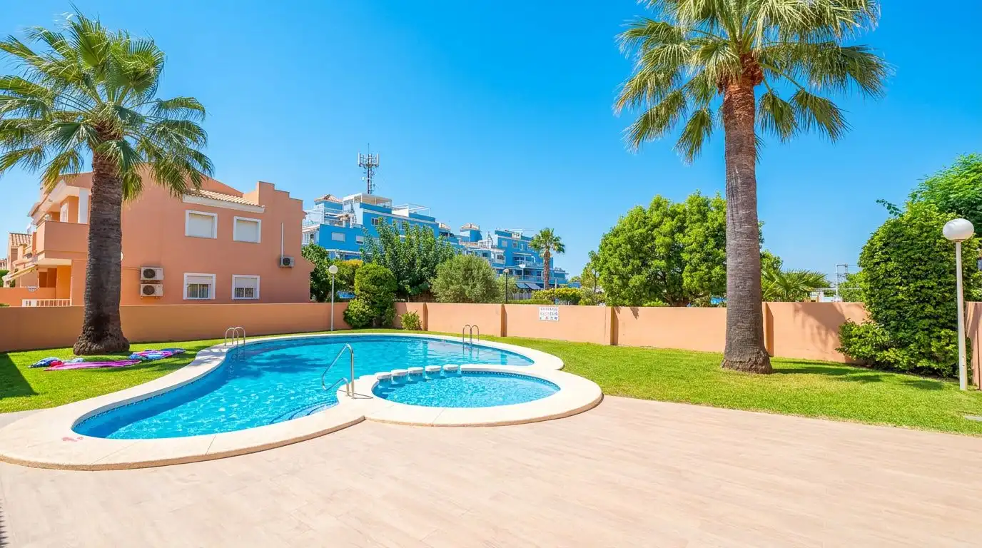 Terraced house with garden for sale in El Verger