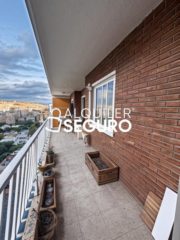 Exterior view of Flat for rent in Alcalá de Henares  with Air Conditioner, Heating and Terrace