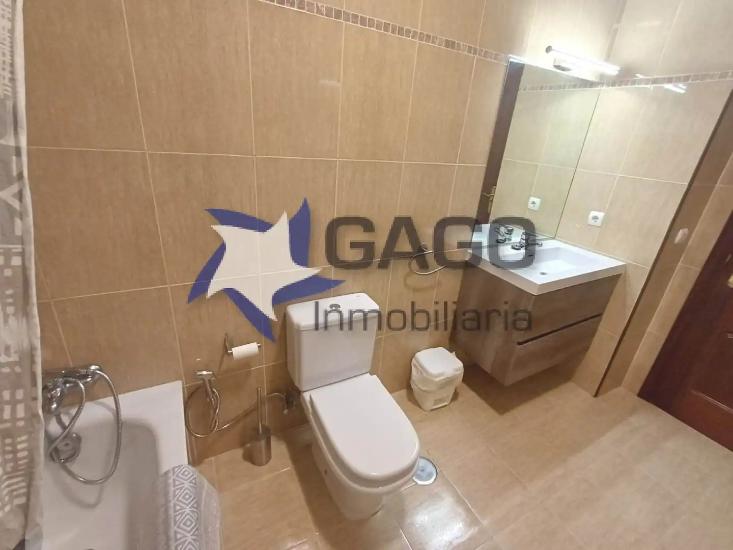 Baño de Ático de alquiler en Córdoba con Aire acondicionado, Calefacción y Terraza