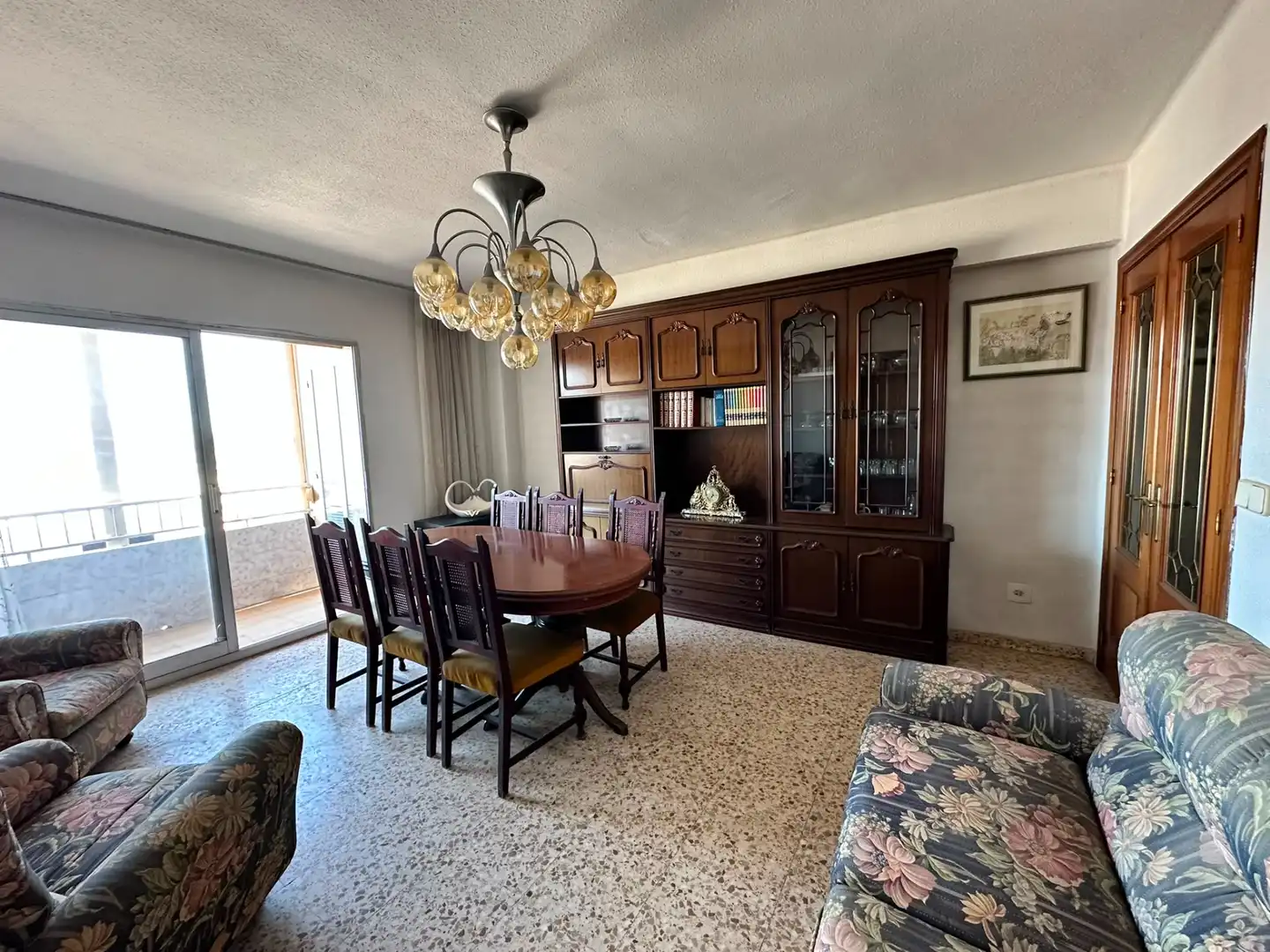 Comedor de Piso en venta en Valencia con Amueblado, Horno y Balcón