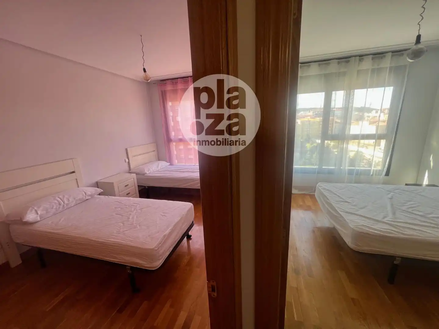 Dormitori de Pis de lloguer en Burgos amb Terrassa, Traster i Moblat