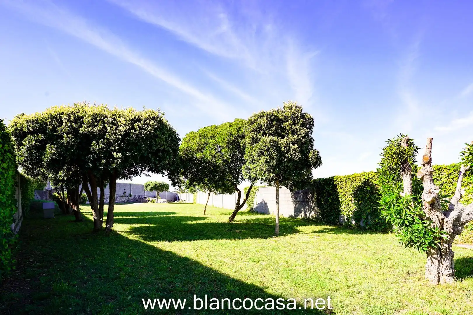 Jardí de Finca rústica en venda en Malpica de Bergantiños amb Jardí privat i Moblat