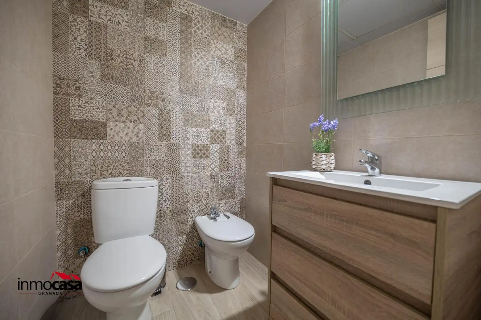 Baño de Piso en venta en Granada con Aire acondicionado, Calefacción y Terraza
