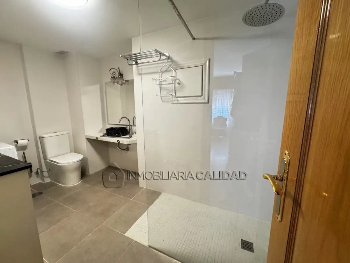 Bathroom of Flat for rent in Burgos  with Heating, Furnished and Pets allowed