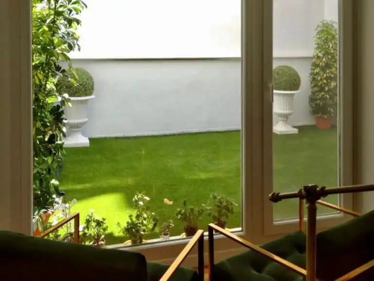 Jardín de Oficina de alquiler en Alicante / Alacant con Aire acondicionado, Amueblado y Internet