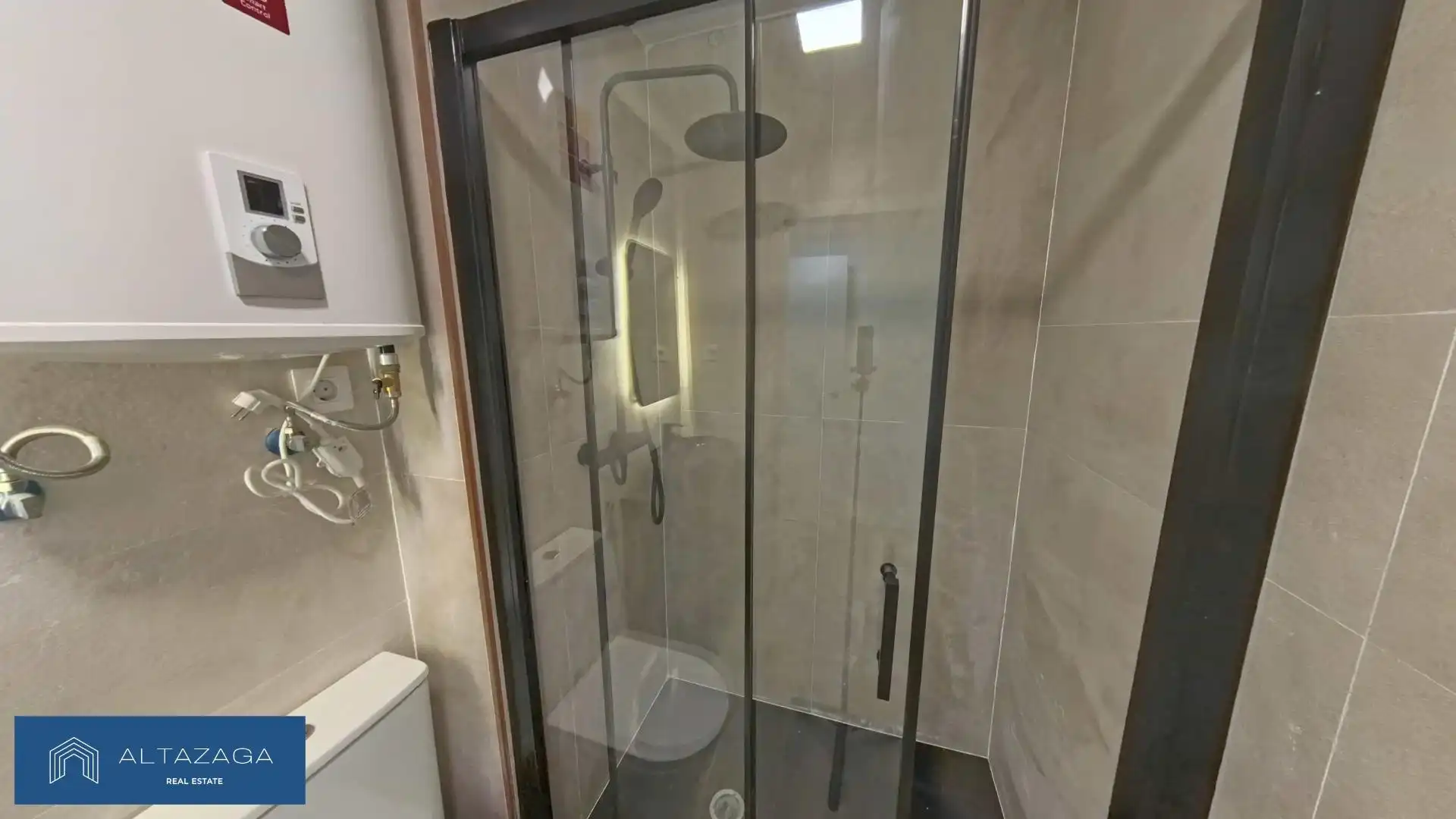 Bany de Apartament en venda en Centro