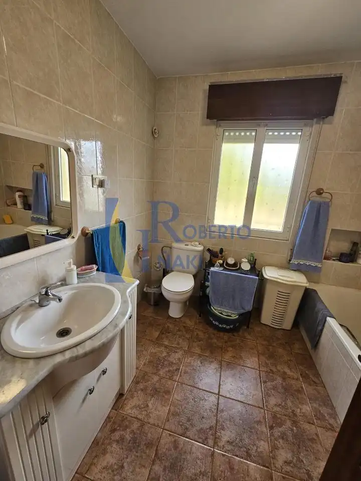 Baño de Casa o chalet en venta en Laguna de Negrillos con Calefacción y Jardín privado
