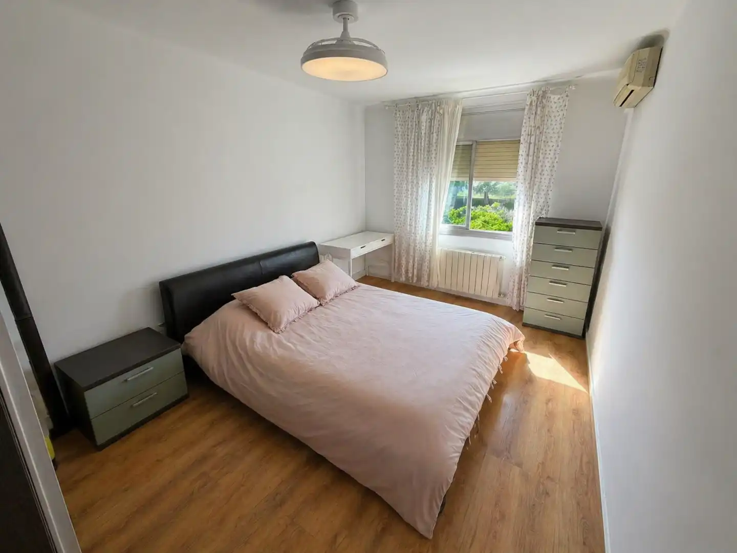 Habitación de Piso en venta en Badalona con Aire acondicionado, Calefacción y Parquet