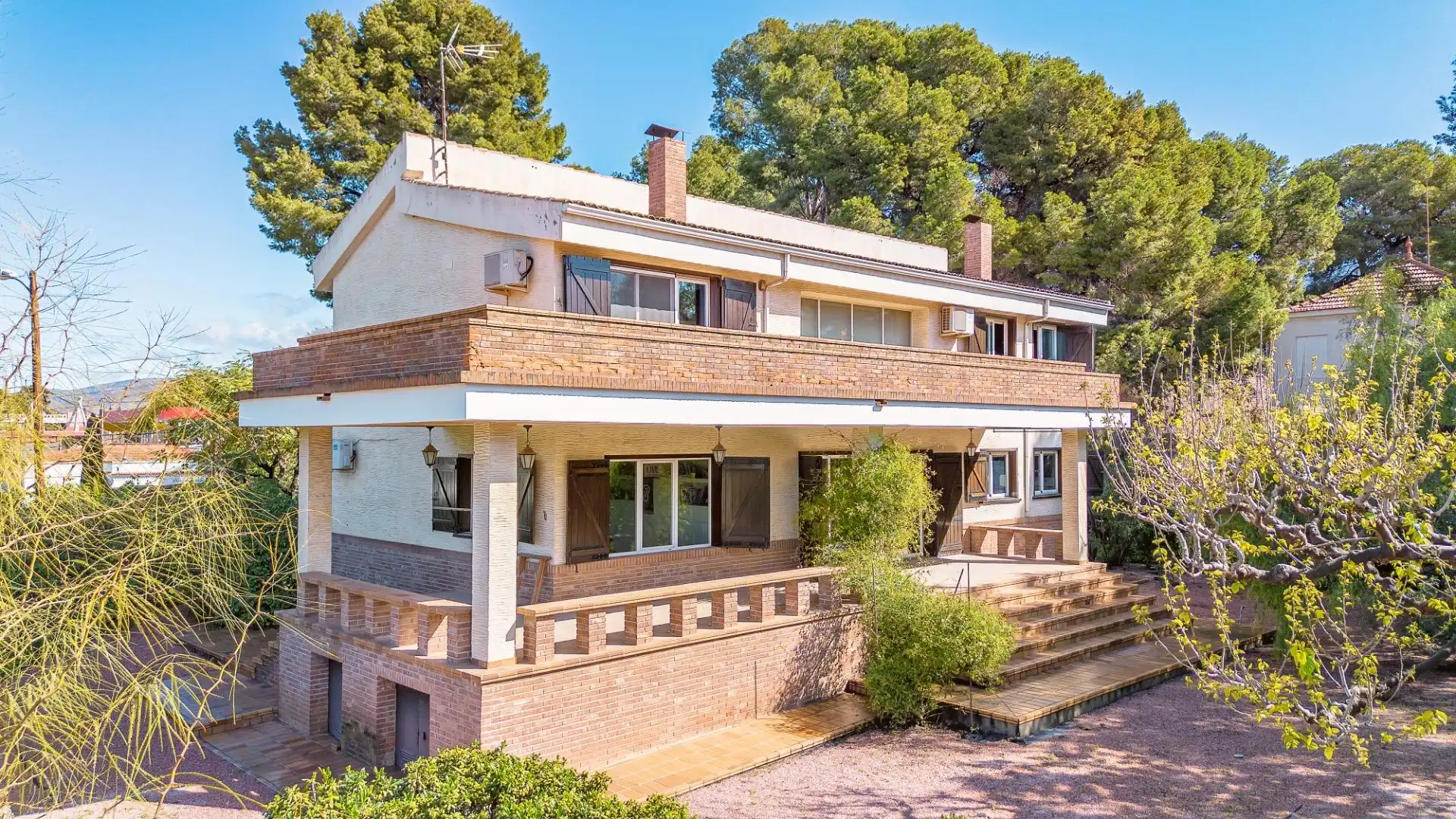 Vista exterior de Casa o chalet en venta en Elda con Calefacción, Jardín privado y Terraza