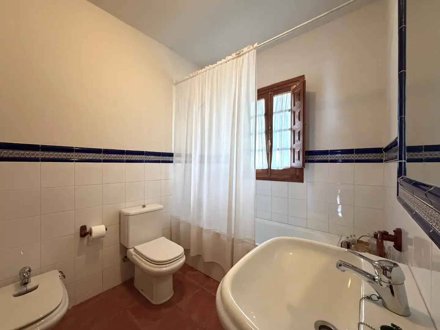 Bany de Casa o xalet en venda en La Estrella amb Calefacció, Jardí privat i Traster