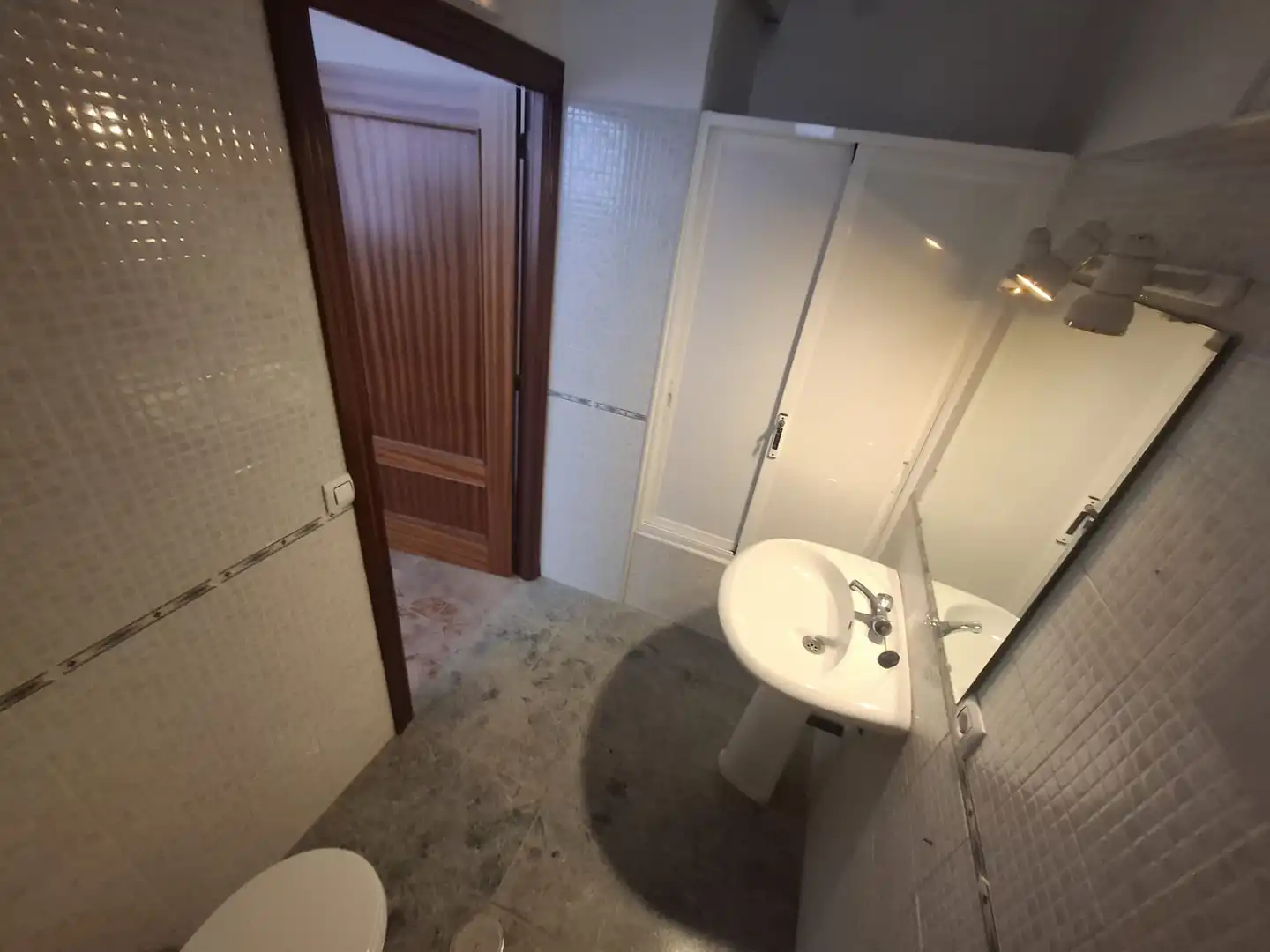 Bany de Local de lloguer en Jaén amb Aire condicionat i Calefacció