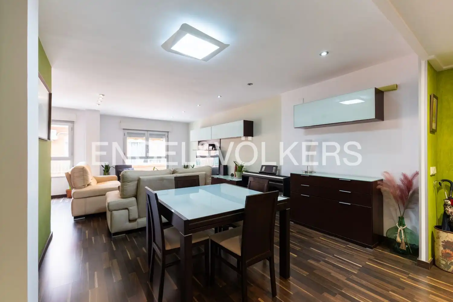 Living room of Flat for sale in Sueca  with Air Conditioner, Heating and Parquet flooring