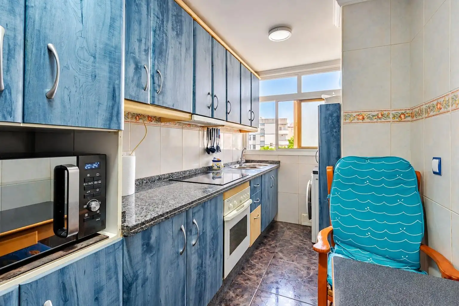 Cocina de Apartamento en venta en Estepona con Aire acondicionado, Calefacción y Terraza