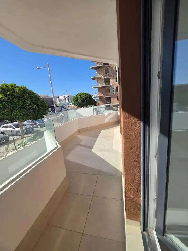 Terrasse von Wohnung zur Miete in Dos Hermanas mit Klimaanlage, Terrasse und Gemeinschaftspool