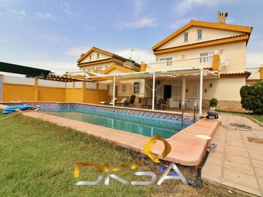 Villa mit Balkon zum Verkauf in PL NUMERO 17