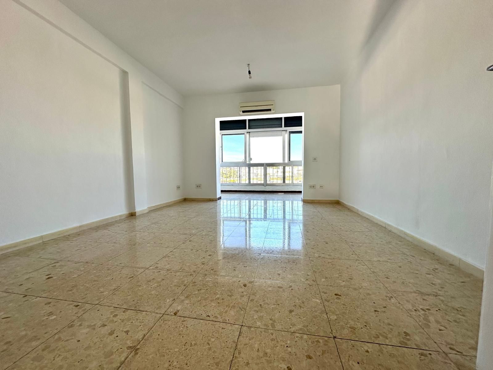 Sala d'estar de Pis en venda en El Puerto de Santa María amb Aire condicionat