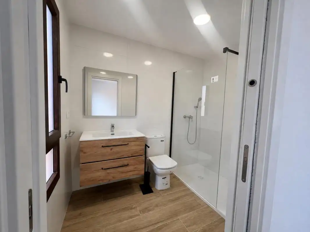Bathroom of Detached homes for rent in L'Eliana  with Air Conditioner, Heating and Terrace