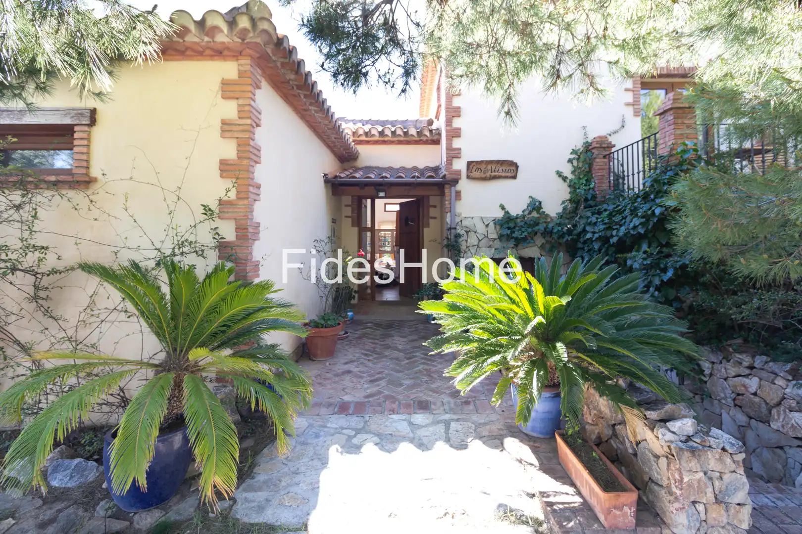 Vista exterior de Finca rústica en venda en Villamena amb Aire condicionat, Calefacció i Jardí privat