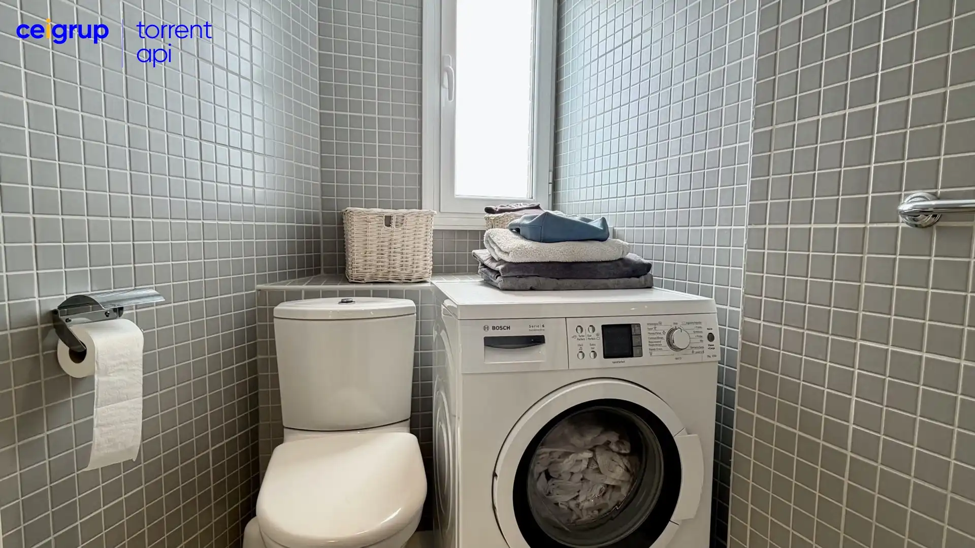 Badezimmer von Wohnung zum Verkauf in L'Estartit mit Terrasse, Abstellraum und Schwimmbad