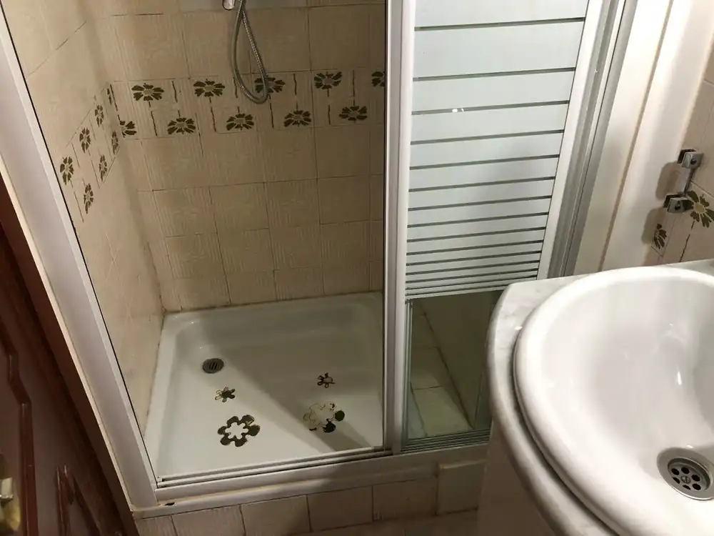 Bany de Pis en venda en Segovia amb Calefacció, Piscina i Moblat