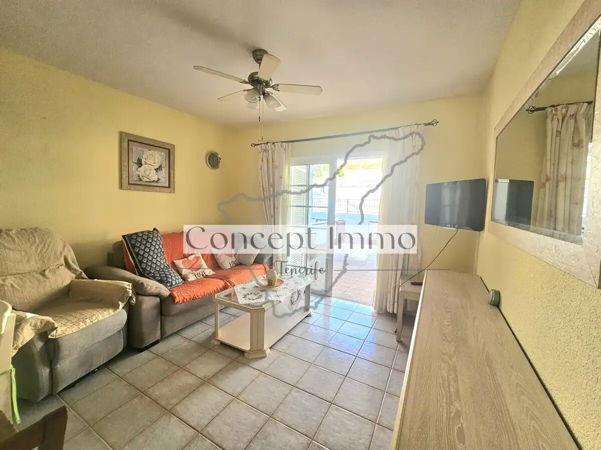 Sala de estar de Planta baja en venta en Arona con Terraza, Trastero y Alarma