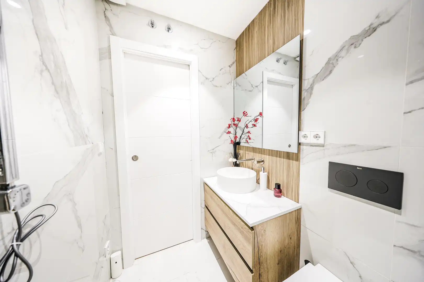 Bathroom of Attic for sale in Madrid  with Air Conditioner, Heating and Parquet flooring