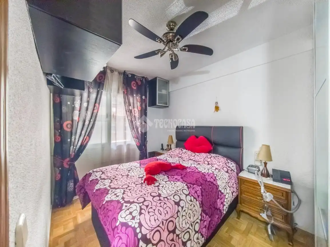 Habitación de Piso en venta en Madrid con Aire acondicionado y Calefacción