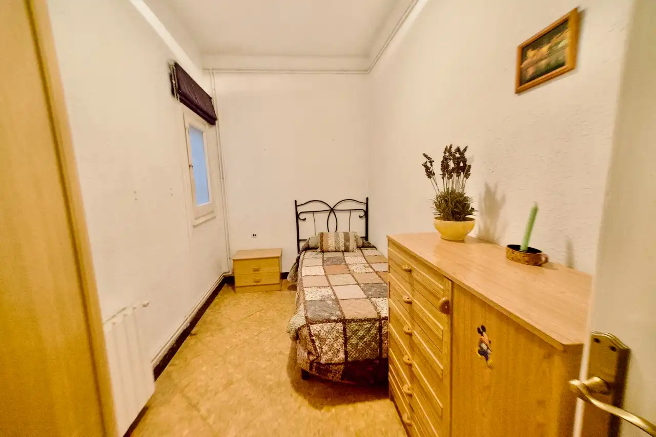 Dormitori de Pis en venda en Terrassa amb Calefacció, Terrassa i Forn