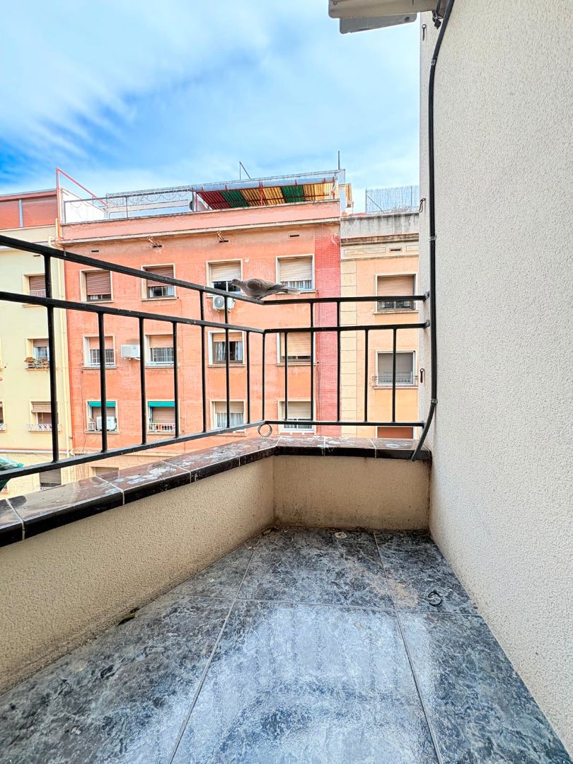 Balcony of Flat for sale in L'Hospitalet de Llobregat  with Balcony and Alarm