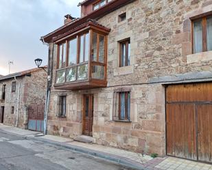 Exterior view of House or chalet for sale in Salinas de Pisuerga  with Terrace and Storage room