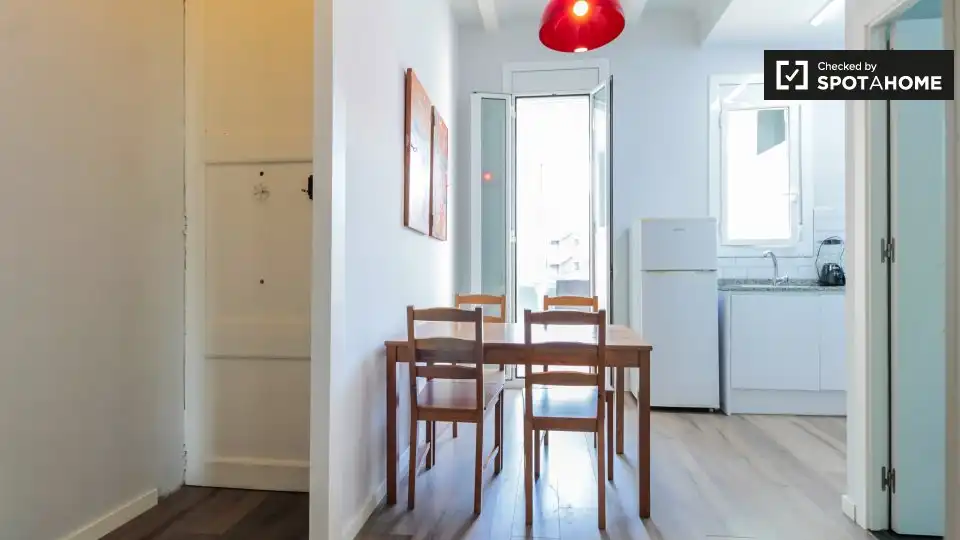 Flat with terrace to rent in Sants - Montjuïc, imagen 2