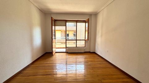 Foto 2 von Wohnung zum Verkauf in Autovia Cantabria, Los Corrales de Buelna , Cantabria