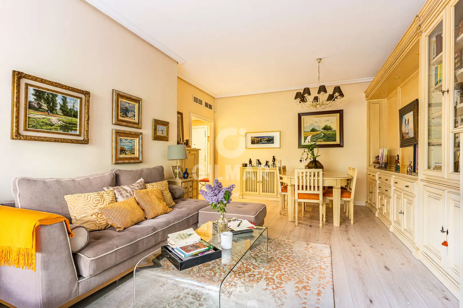 Living room of Ground floor for sale in Pozuelo de Alarcón  with Heating, Private garden and Storage room
