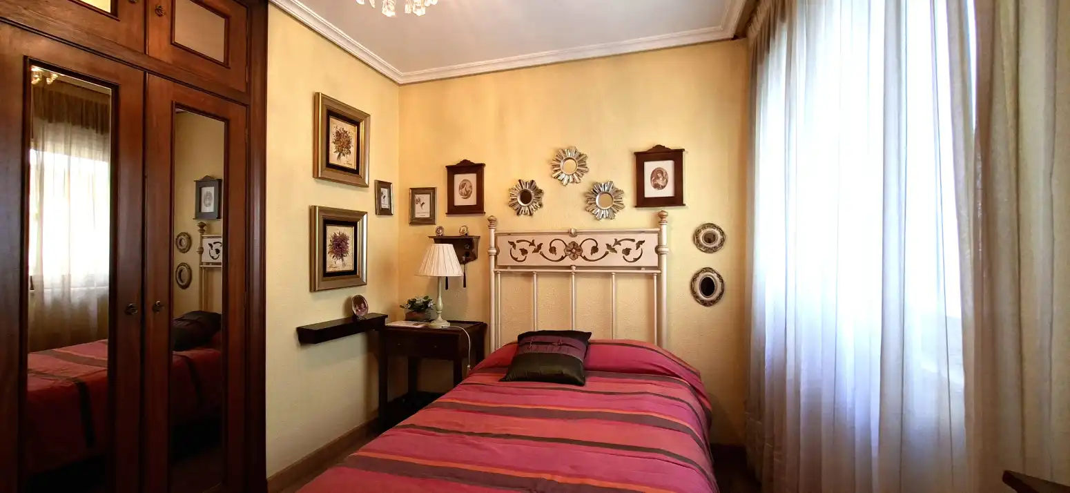 Schlafzimmer von Wohnung zum Verkauf in Torrelavega  mit Heizung, Parkett und Abstellraum