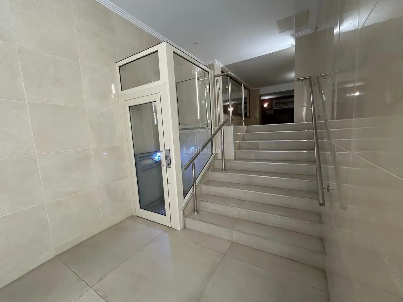 Office space with lift to rent in Avinguda del Port 58, imagen 3