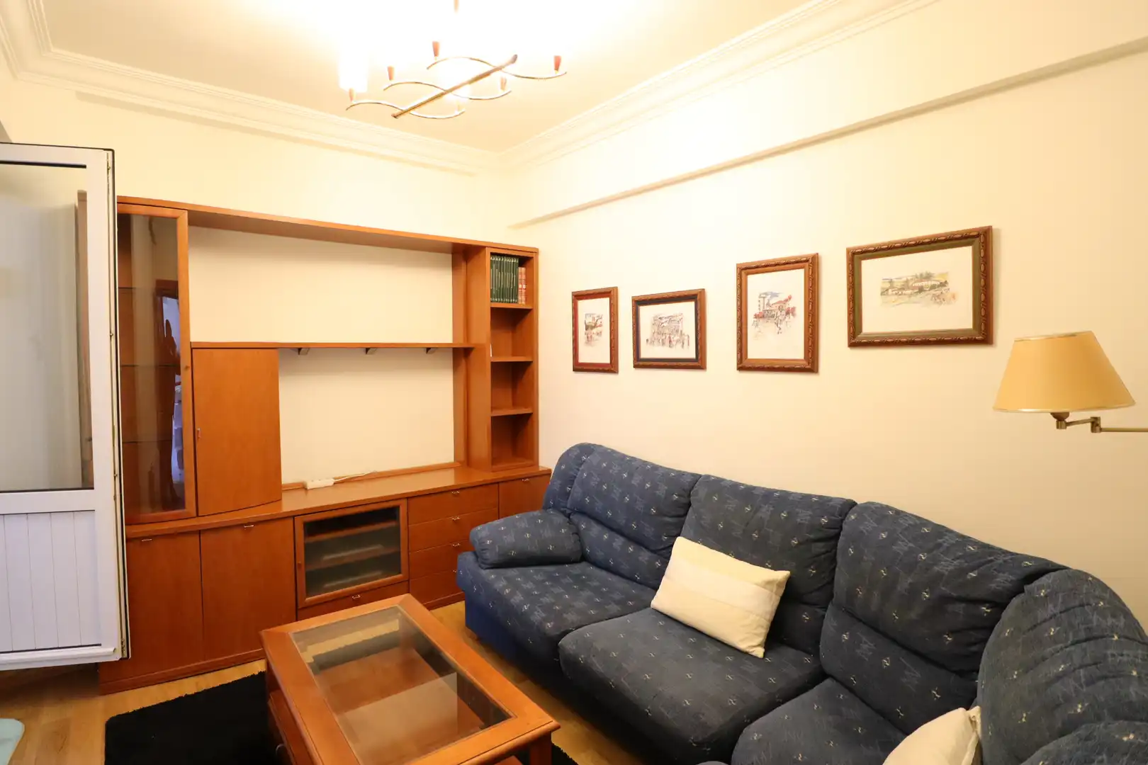 Sala d'estar de Pis en venda en Bilbao  amb Calefacció i Balcó