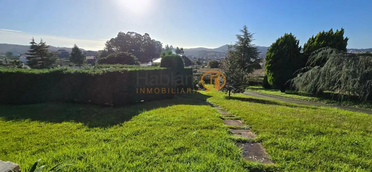 Jardí de Casa o xalet en venda en Vilagarcía de Arousa amb Calefacció, Jardí privat i Terrassa