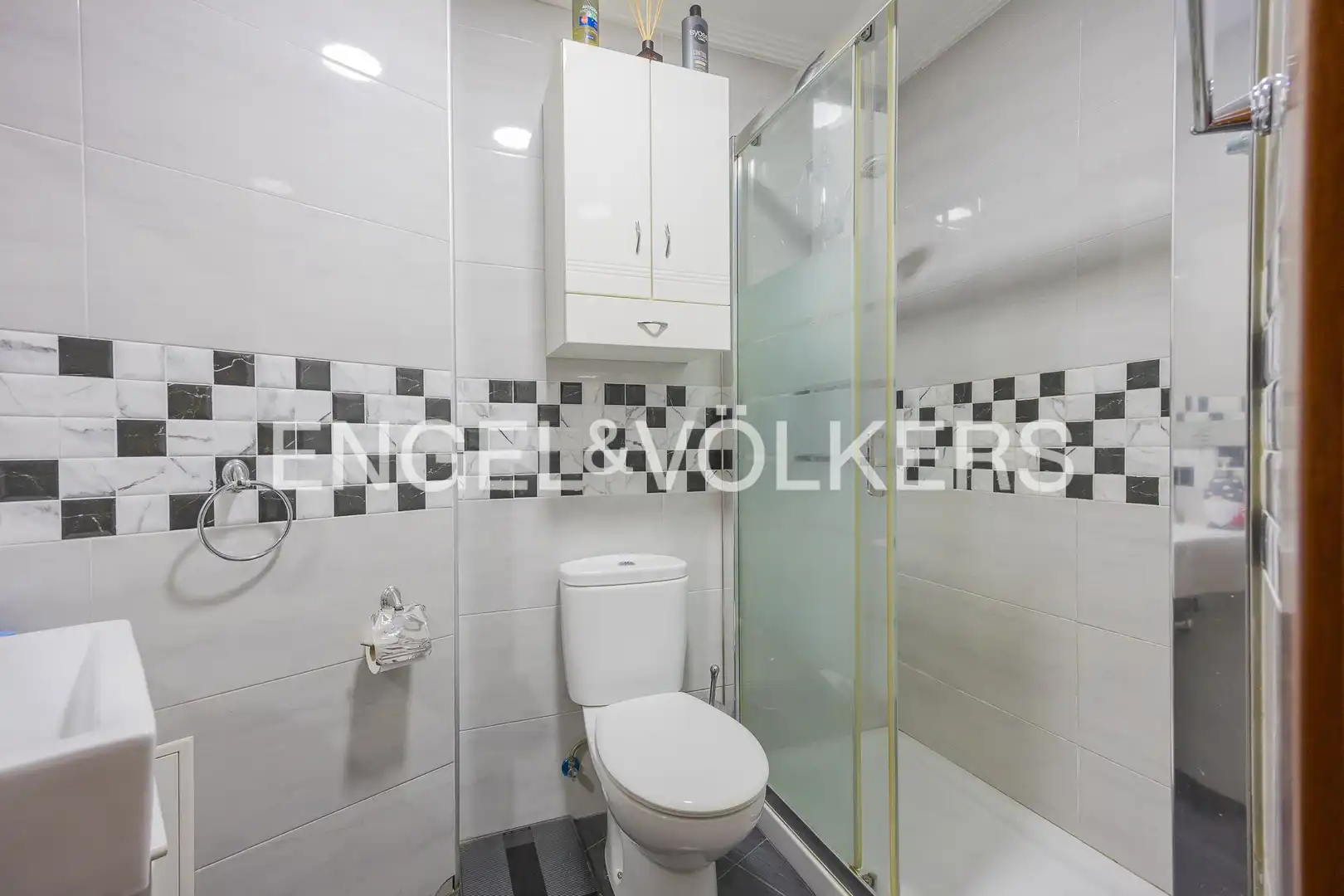 Baño de Piso en venta en Bilbao  con Calefacción y Terraza