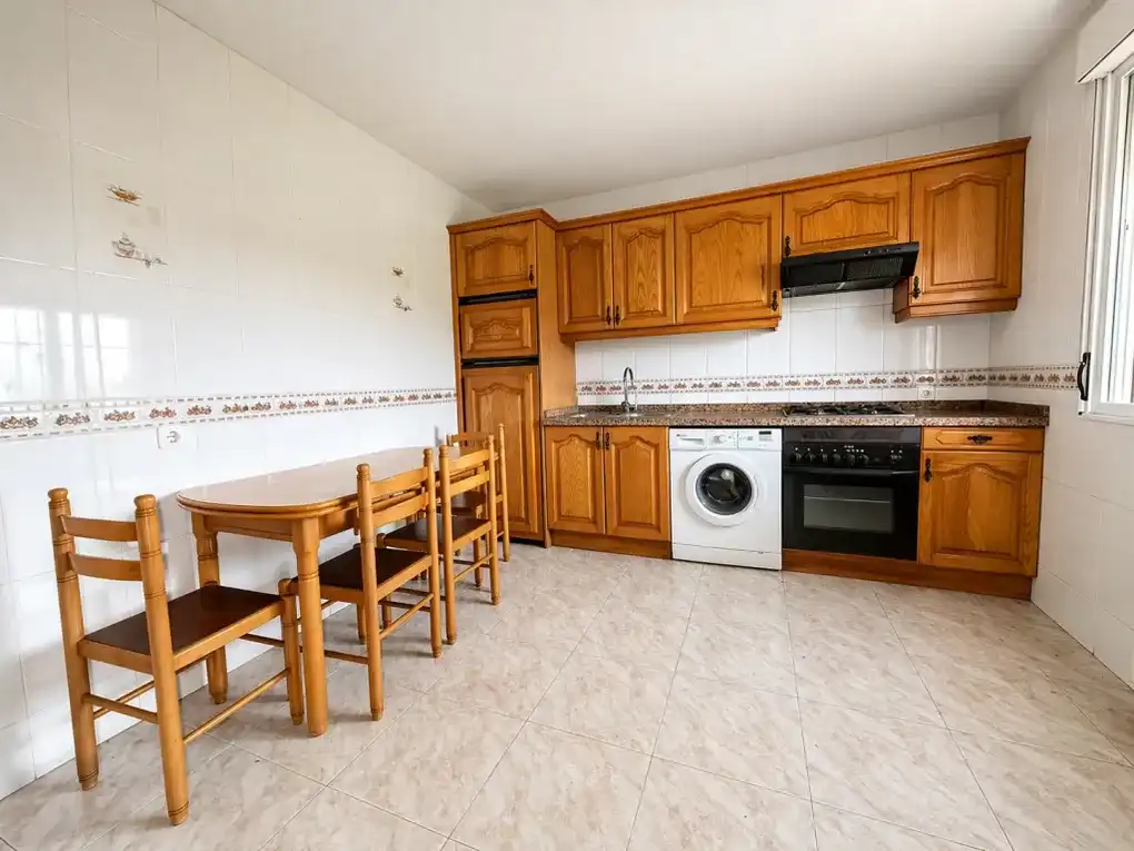 Cuina de Casa o xalet en venda en Llanes amb Calefacció, Jardí privat i Terrassa