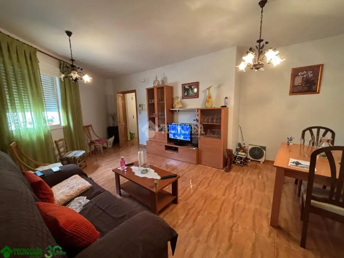 Sala d'estar de Pis en venda en Zarza de Tajo amb Moblat