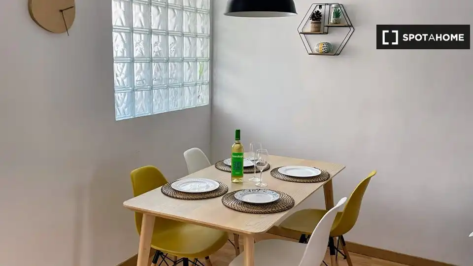 Flat with terrace to rent in Extramurs, imagen 4