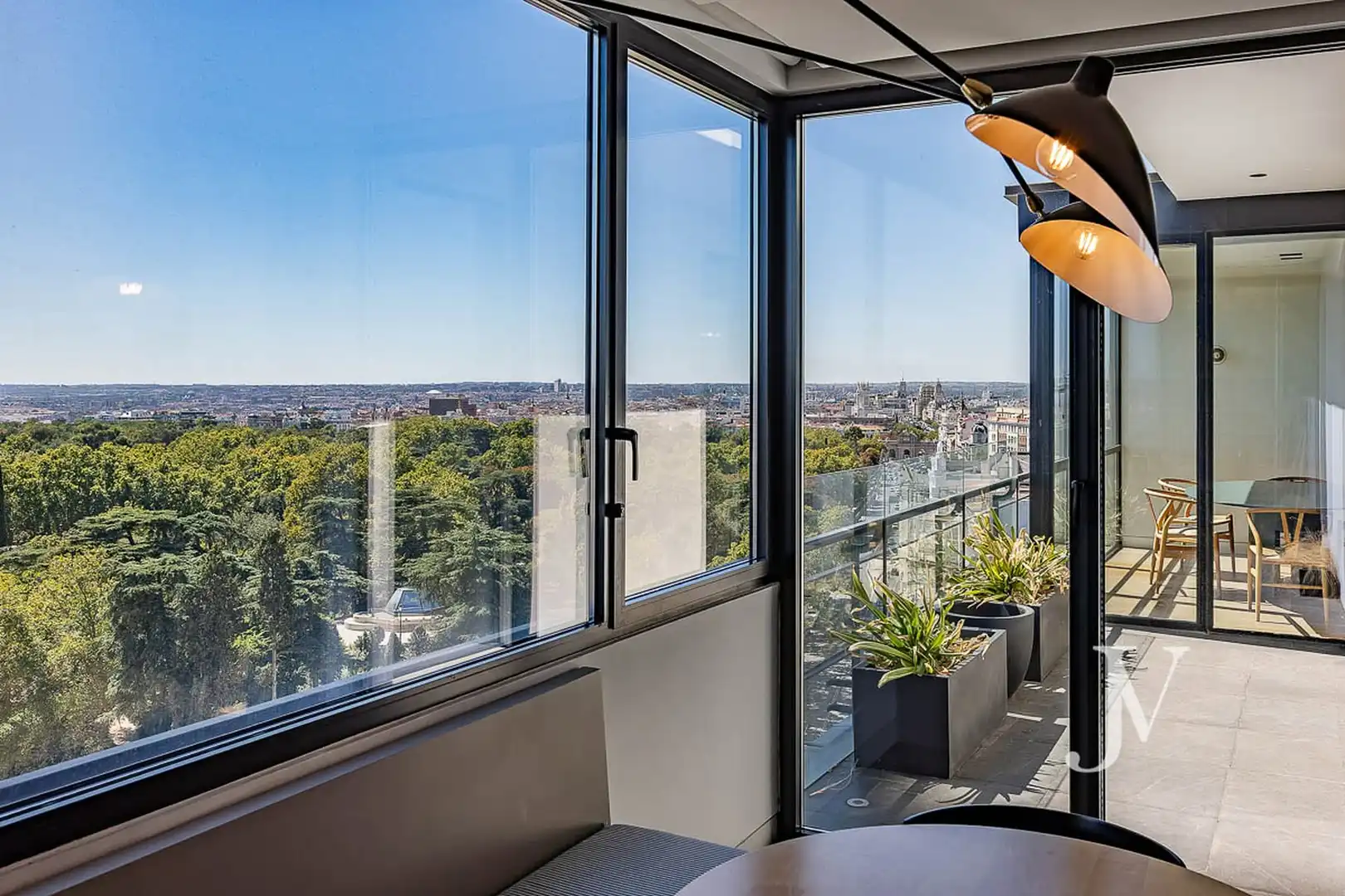 Terrassa de Dúplex de lloguer en Madrid amb Aire condicionat, Calefacció i Jardí privat