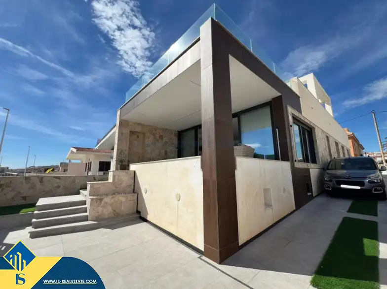Chalet con jardín en venta en La Mata, imagen 3