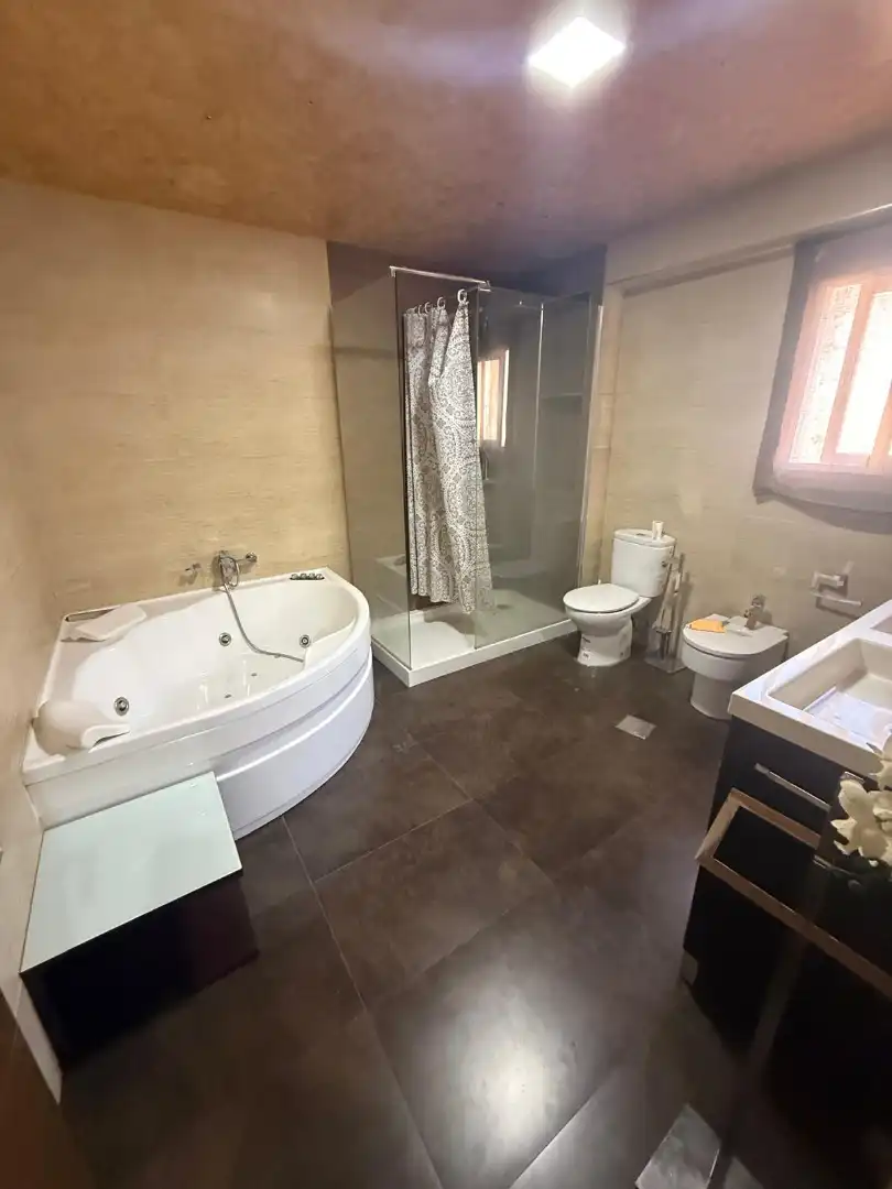 Baño de Piso en venta en Jaén con Aire acondicionado, Amueblado y Balcón
