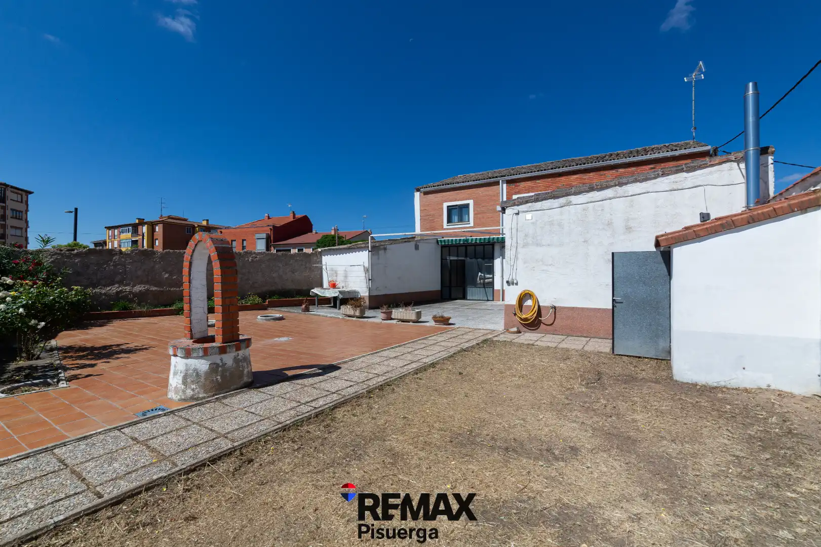 Exterior view of Houses for sale in Tordesillas  with Storage room