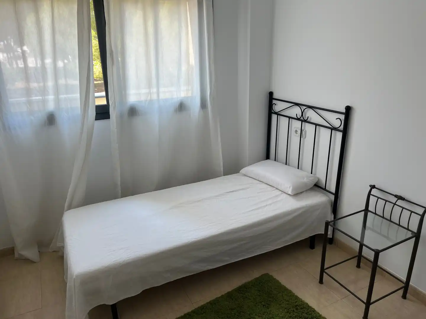 Dormitori de Casa adosada en venda en Torredembarra amb Calefacció, Terrassa i Moblat