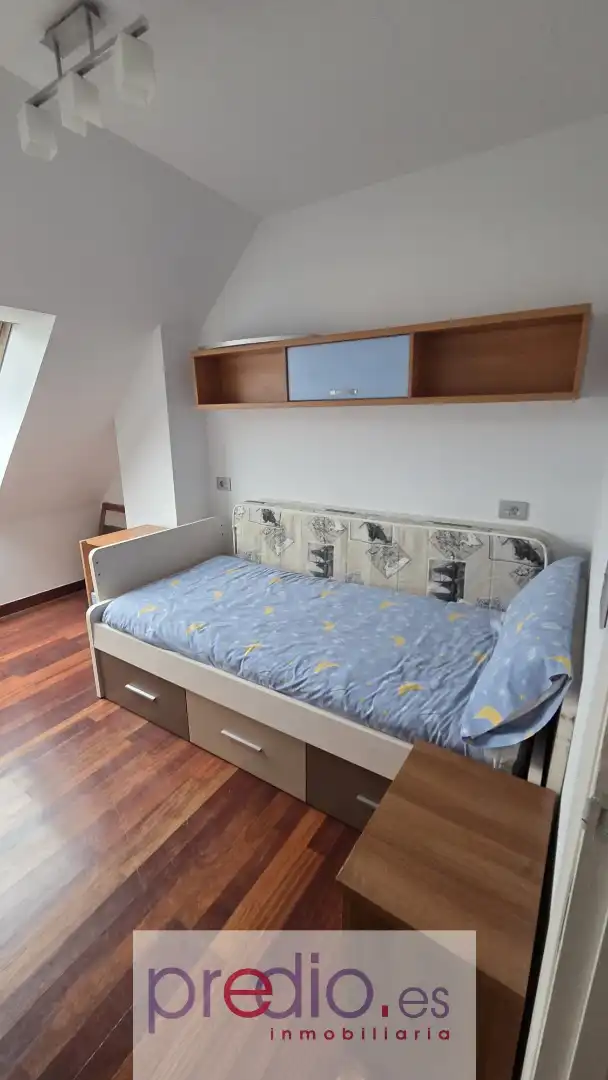 Habitación de Dúplex en venta en Lugo con Calefacción, Trastero y Amueblado