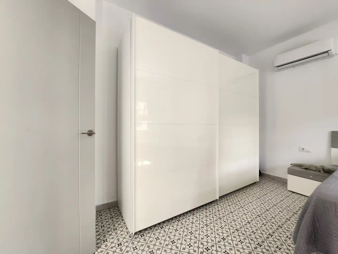 Habitación de Casa o chalet en venta en Alcalá de Guadaira con Aire acondicionado, Calefacción y Jardín privado