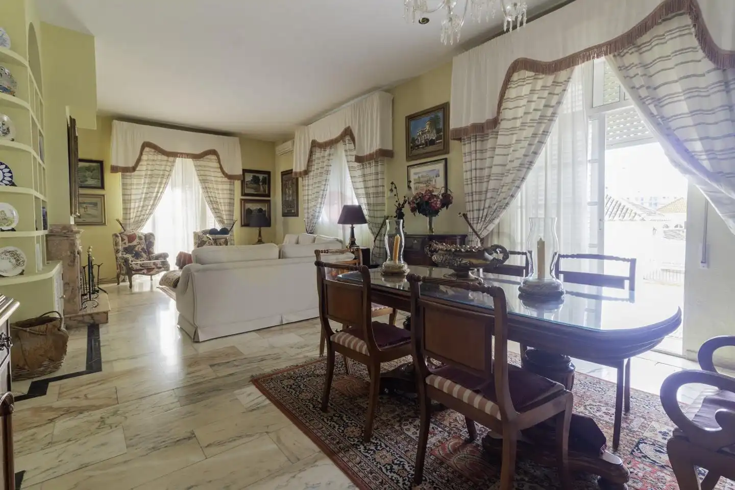 Comedor de Casa o chalet en venta en Huelva con Aire acondicionado, Calefacción y Jardín privado